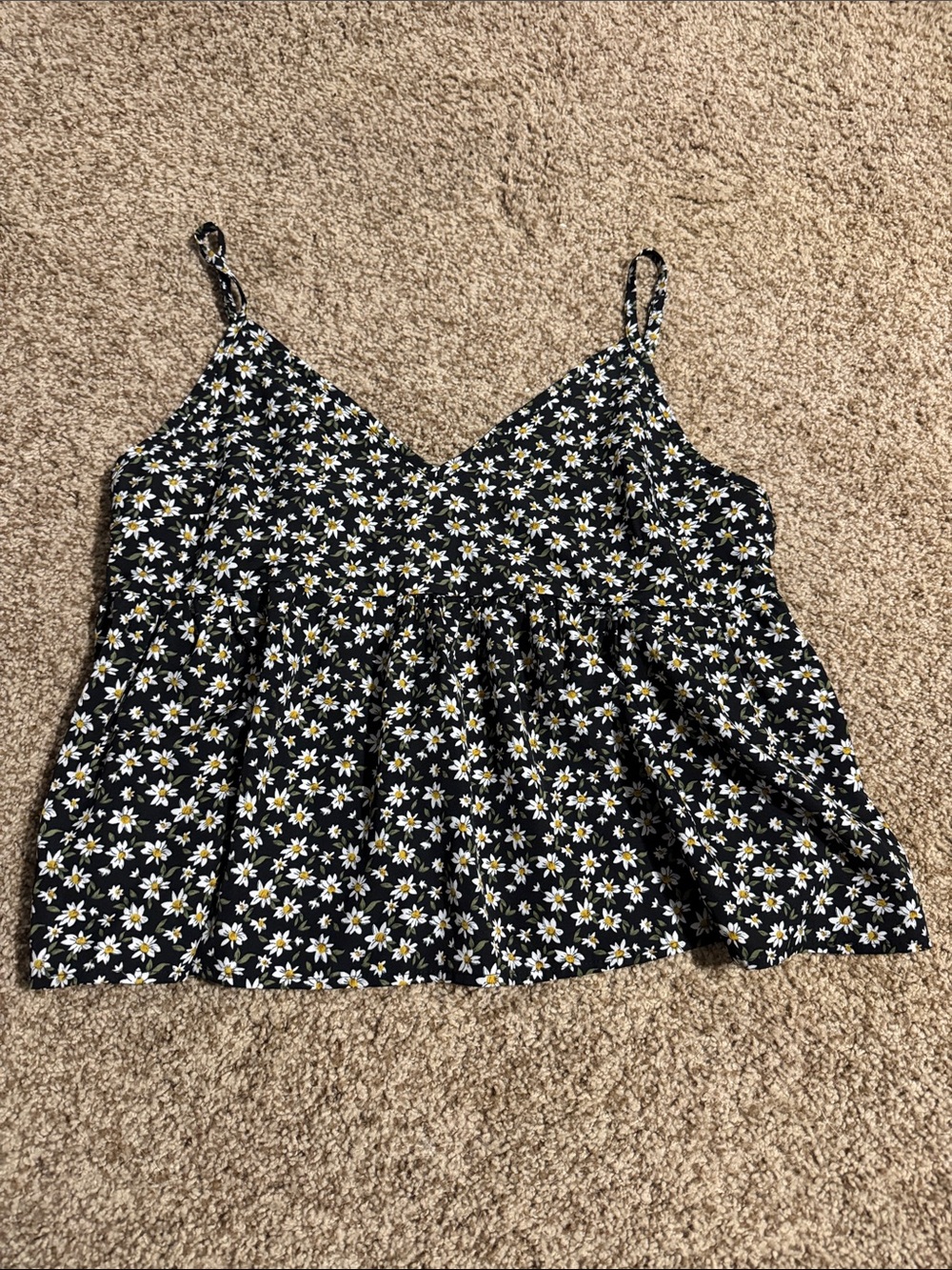 SHEIN Black Daisy Print V-Neck Spaghetti Strap Camisole